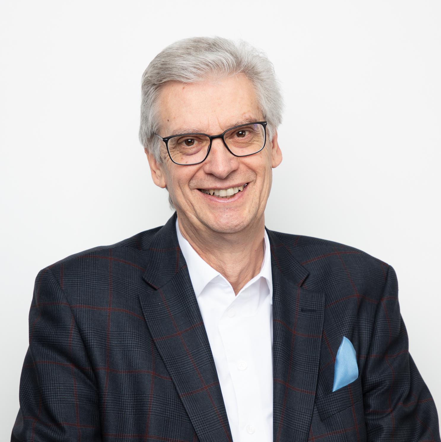 Porträt Prof. Dr. Dieter Pfaff